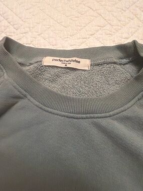 Perfect white tee Lennox sweatshirt